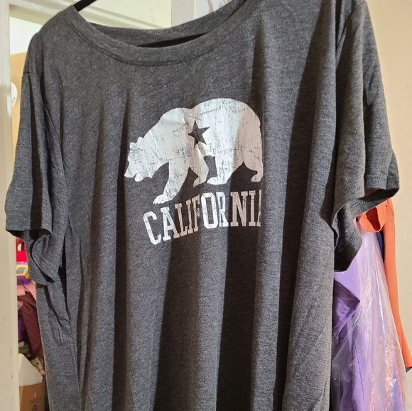 California TSHIRT - Picture 2 of 3